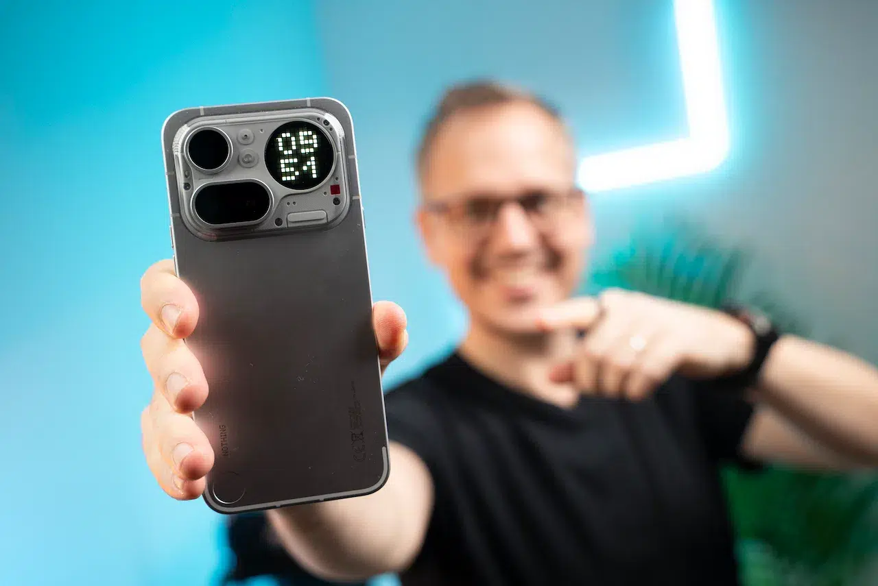 Nothing Phone (4a) Pro: Pôsobí ako vlajková loď (RECENZIA)