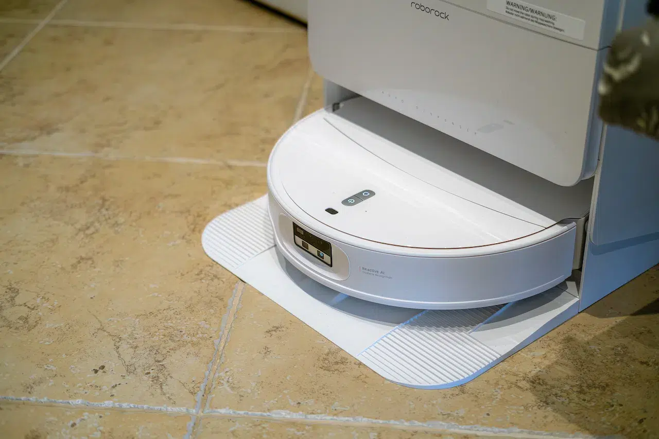 Roborock Qrevo Edge 2 Pro: Zmestí sa všade a hovorí po slovensky (RECENZIA)