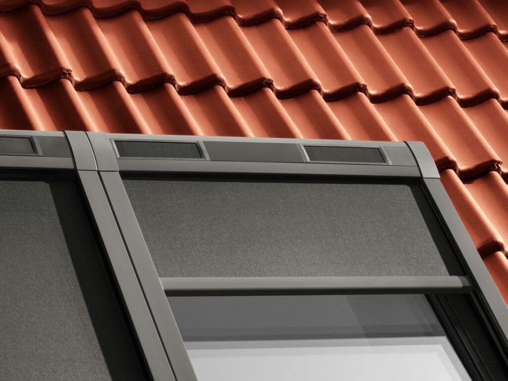 Strešné okná Velux so solárnym pohonom