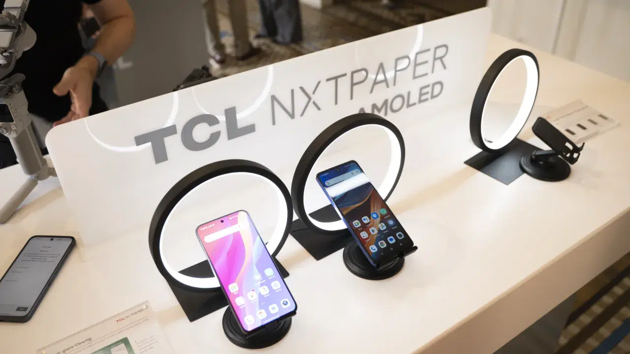 TCL ukázalo NXTPAPER AMOLED: Papierový displej s jasom 3 200 nitov
