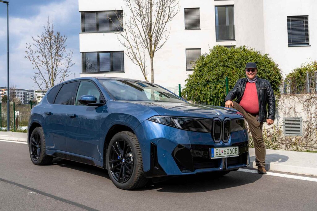 BMW iX3-50