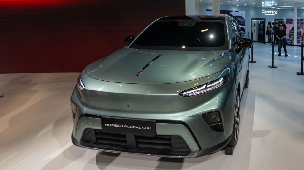 Ďalšie predstavené auto bolo Hongqi Global SUV