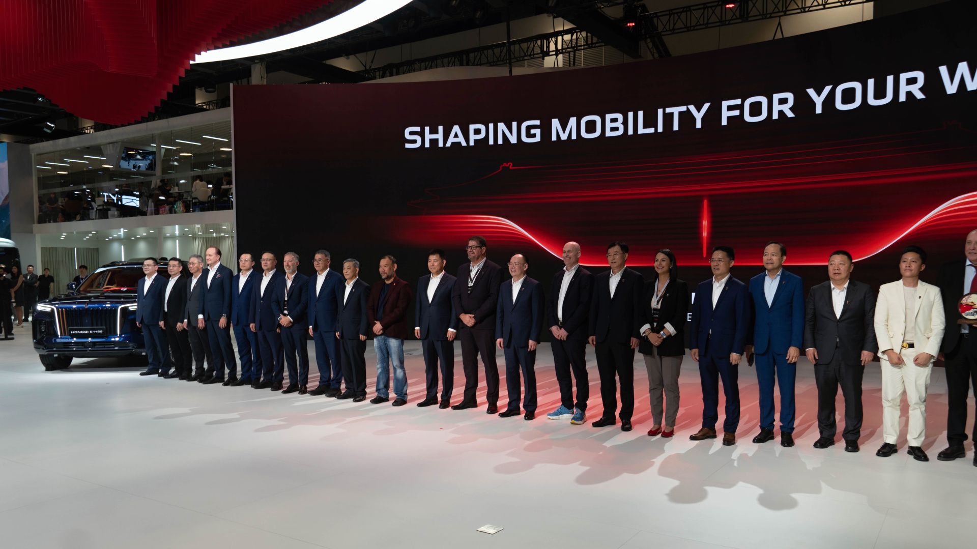 Čínska luxusná značka Hongqi zrýchľuje globálnu expanziu a stavia na elektrických SUV