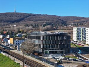 Innovatrics otvoril najbiometrickejšiu budovu sveta: identita ako kľúč nahrádza karty aj kľúče