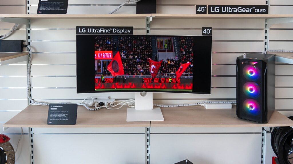 LG UltraFine monitor