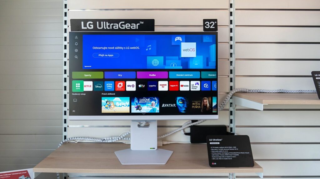 LG UltraGear displej