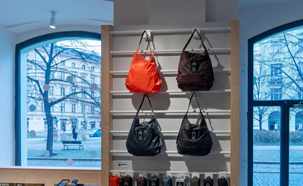 Tašky Peak Design s logom  ikon Prahy