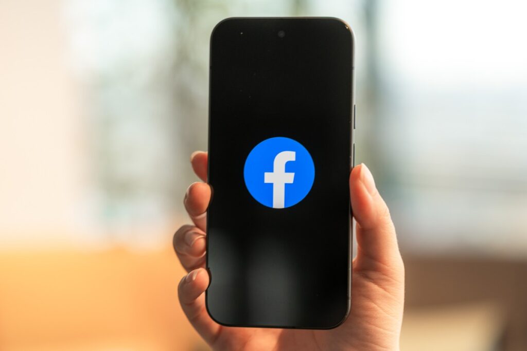 Facebook v mobile