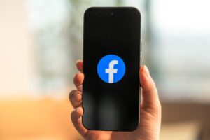 Facebook v mobile