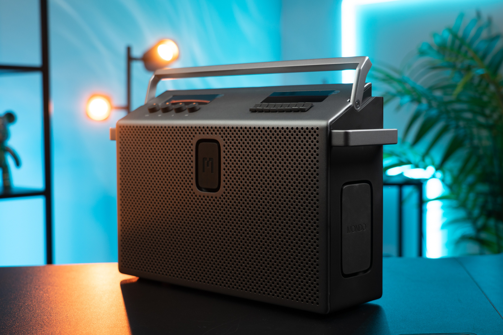 MONDO Speaker Large: Retro reproduktor s funkciou karaoke (+VIDEO)