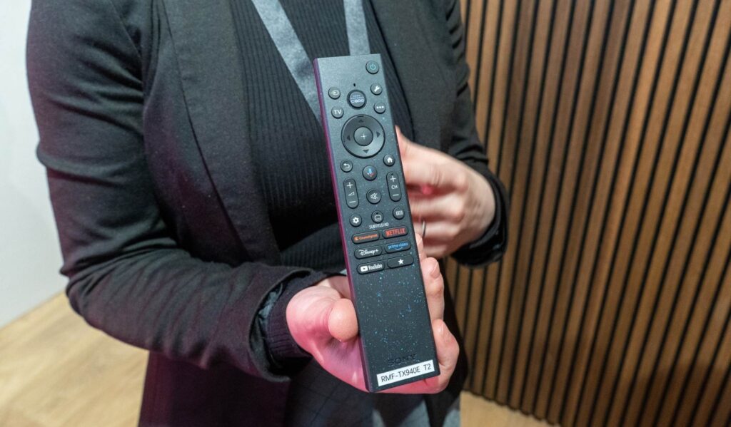 Vylepšený diaľkový ovládač pre najnovšie televízory Sony