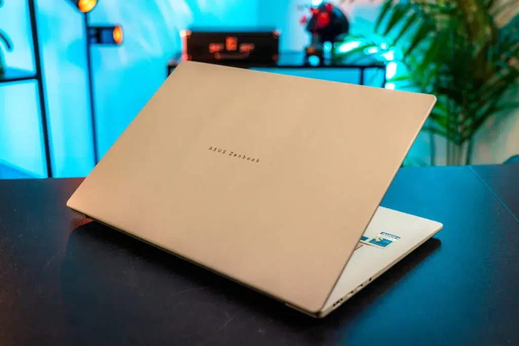 ASUS Zenbook A16