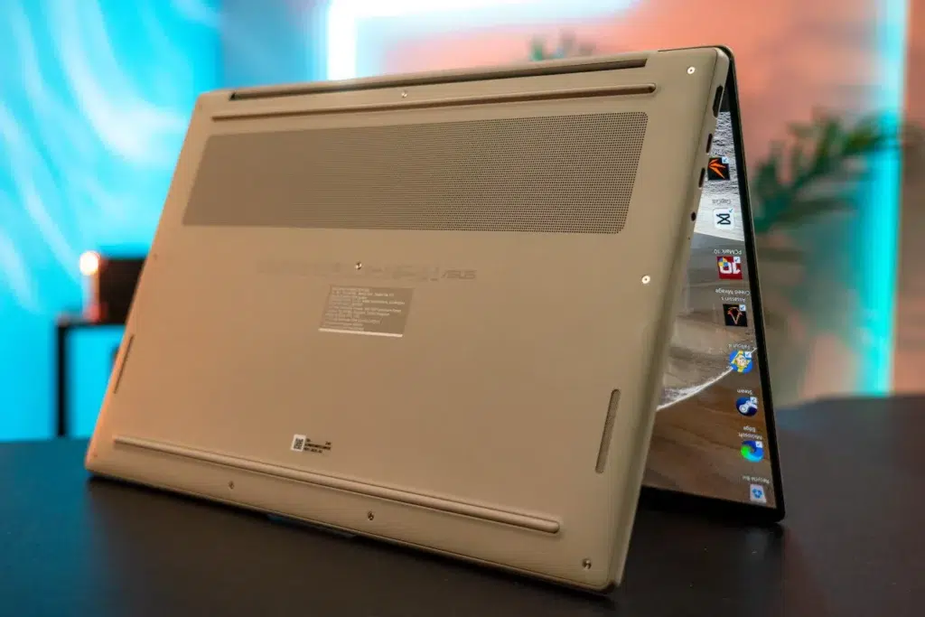 ASUS Zenbook A16