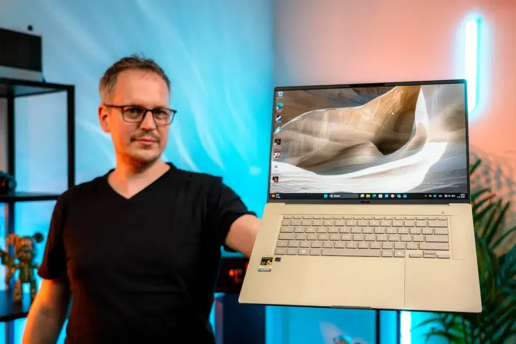 ASUS Zenbook A16