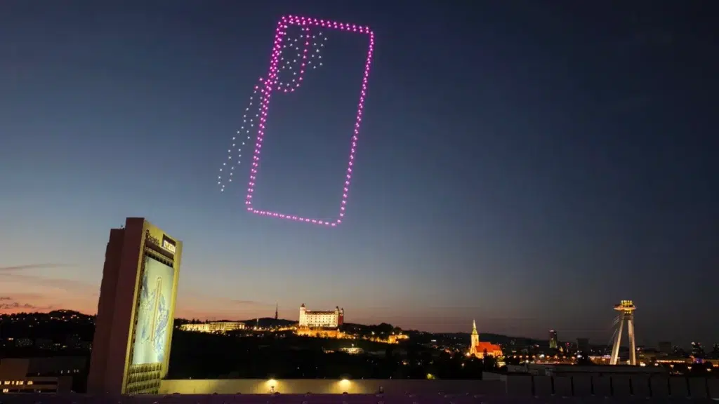 Samsung rozžiaril nočnú Bratislavu. Odfotil Galaxy S26 Ultra