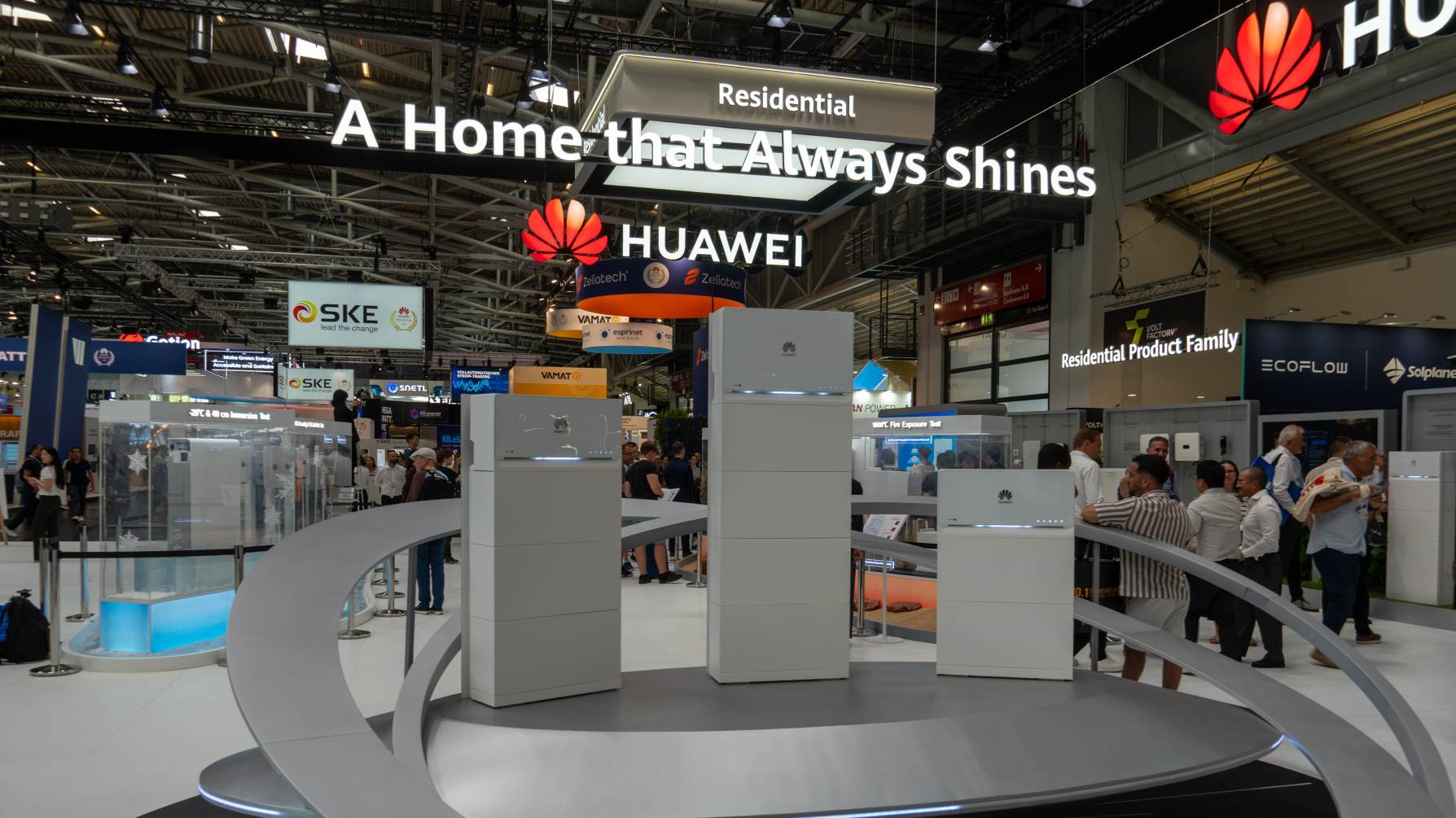 Huawei Luterra S2: Fotovoltika už nebude len vyrábať elektrinu, bude aj rozmýšľať