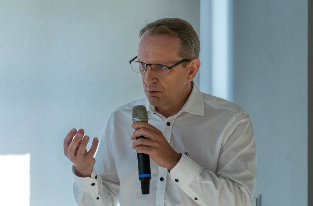 Kľúčovú prednášku na tejto konferencii viedol Ján Ružarovský, riaditeľ SAP Lab