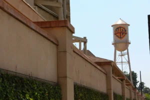 Warner Bros. Studio a vodna nadrz