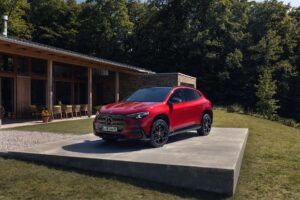Nový Mercedes-Benz GLA prichádza ako elektromobil aj hybrid. Ponúkne dojazd až 657 km
