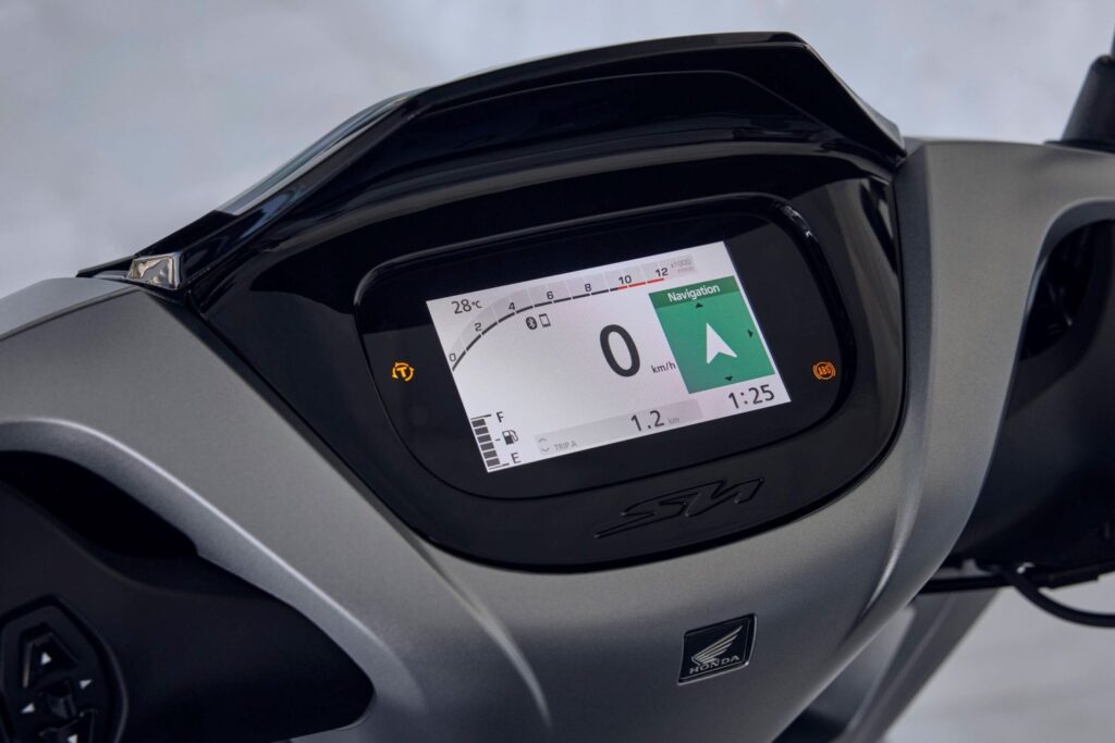 Nový displej na Honda SH125i a aplikáciou RoadSync