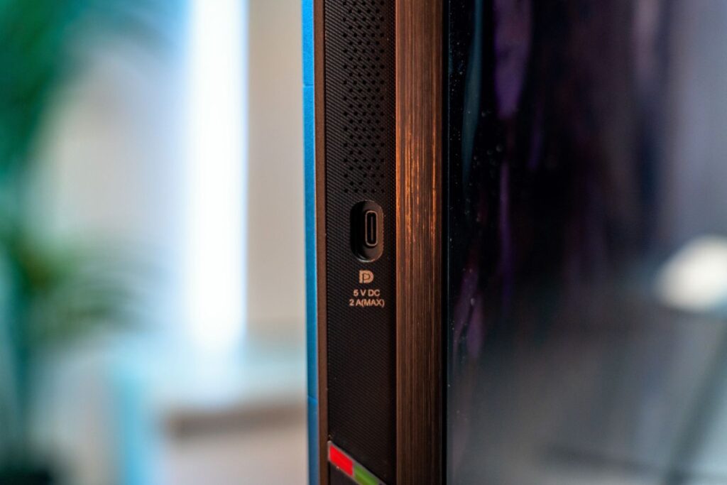 Hisense TV 65UR9S