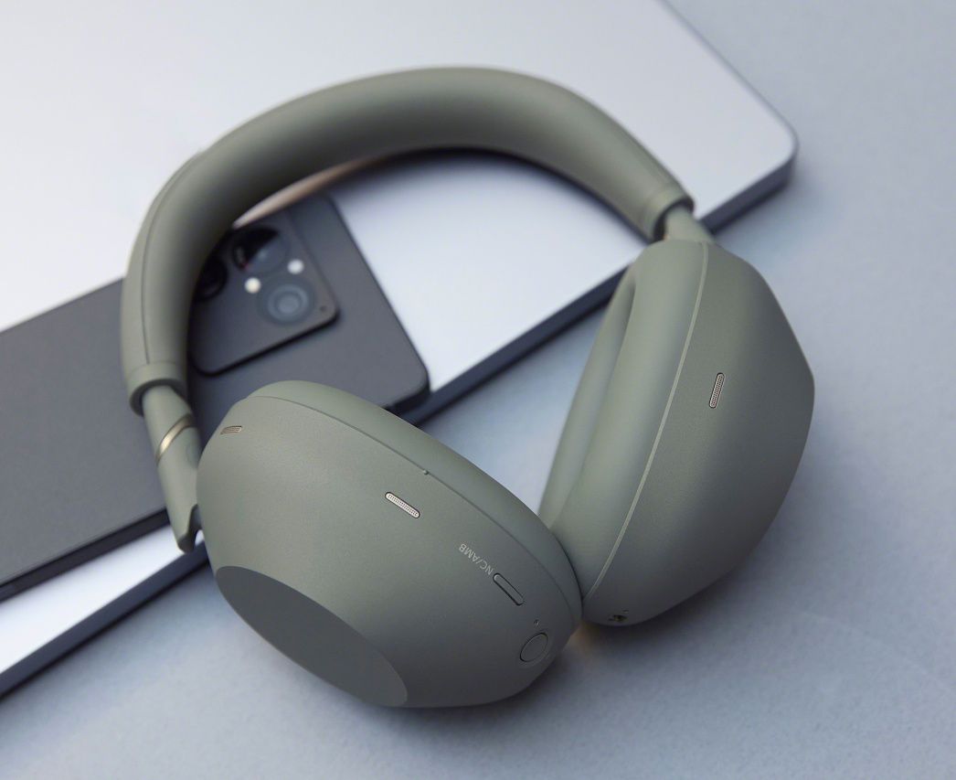 Slúchadlá Sony WH-1000XM6 dostali elegantný olivovozelený variant