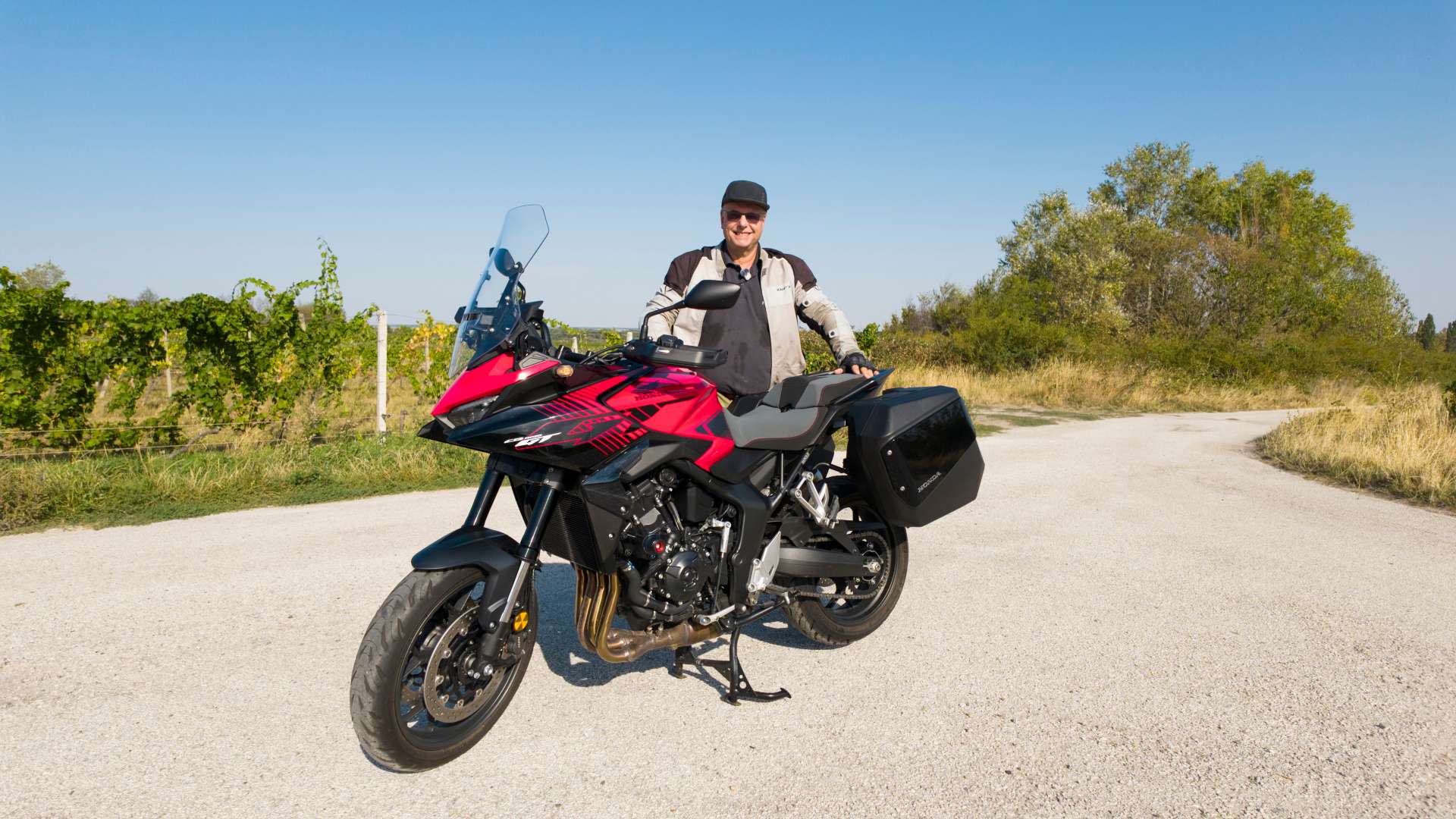 Honda CB1000GT: Cestovný motocykel, ktorý nezabudol na športový charakter