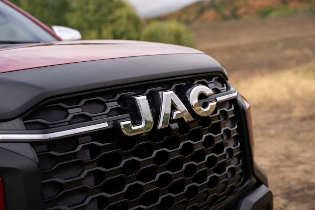 JAC T9