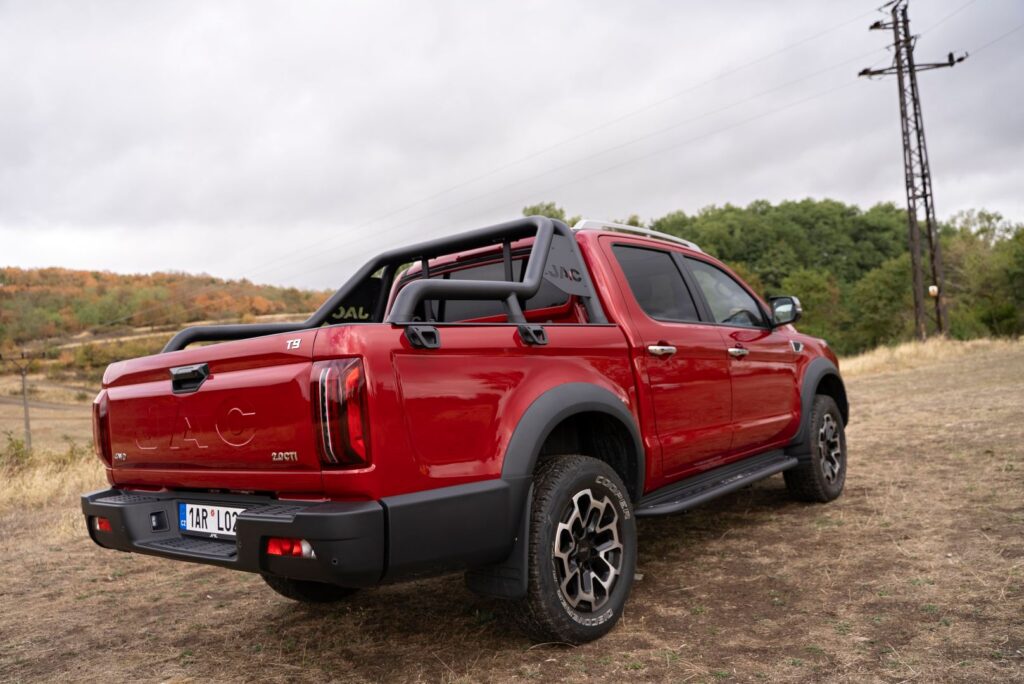 JAC T9
