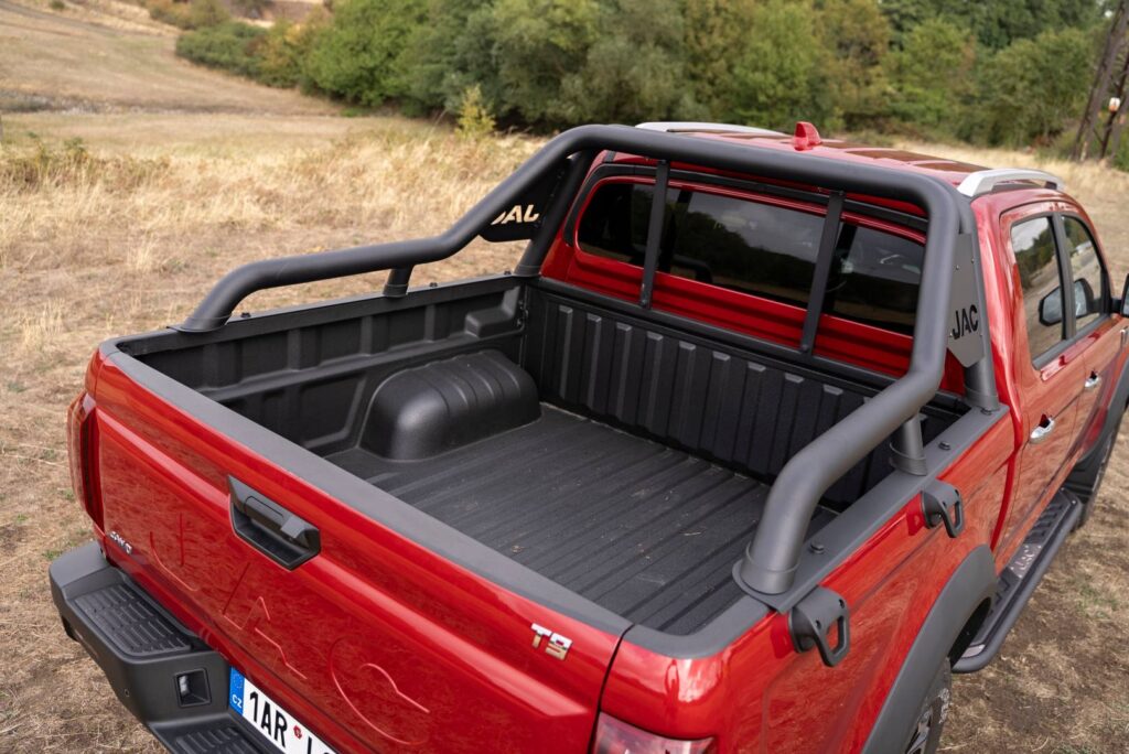 JAC T9