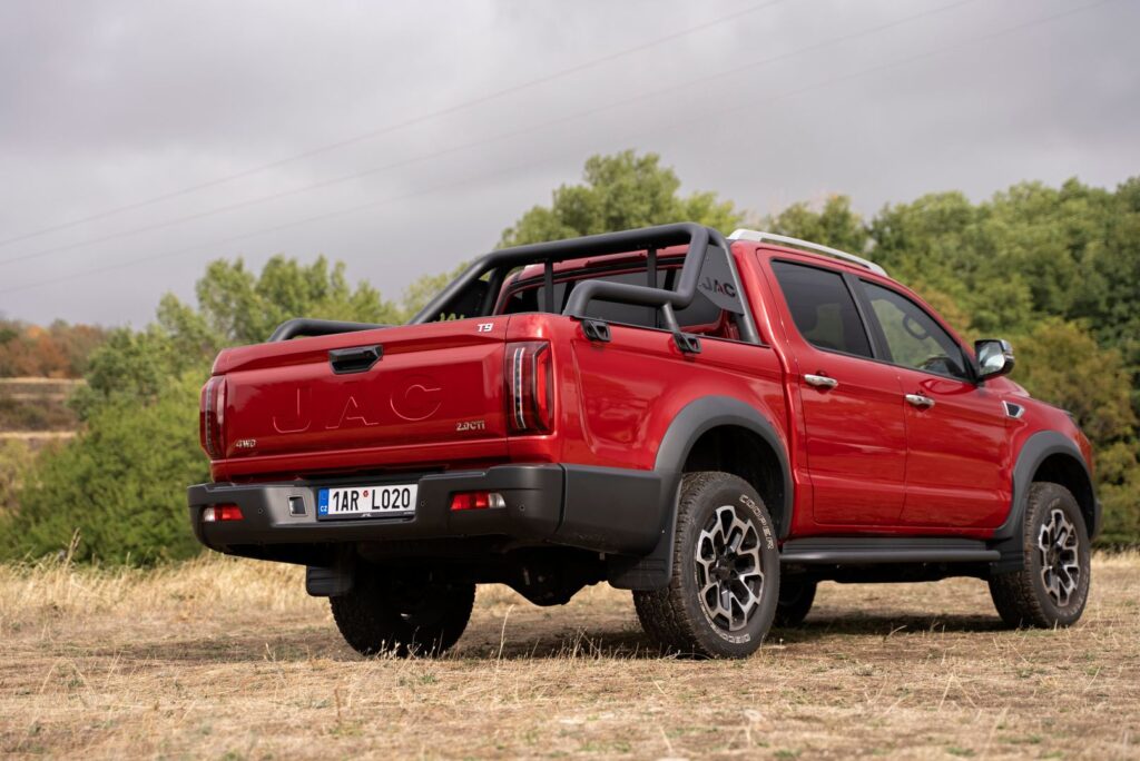 JAC T9