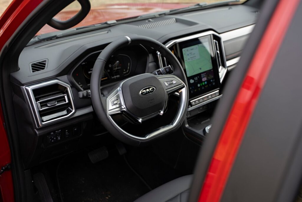 JAC T9
