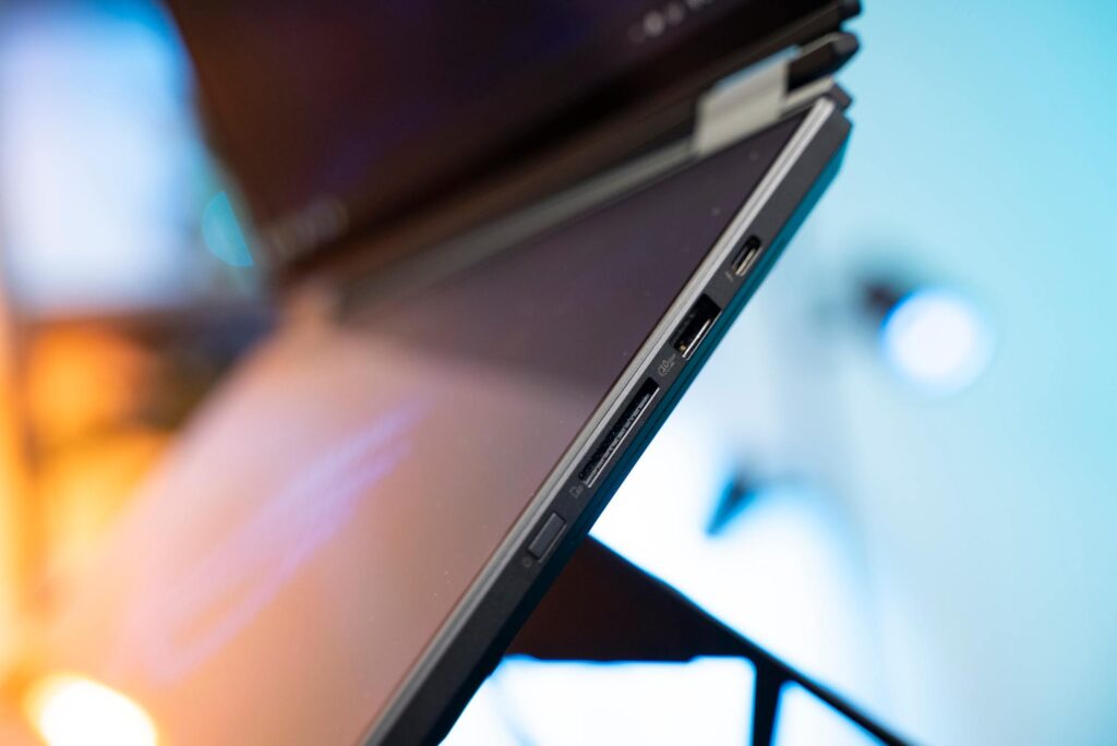 ROG Zephyrus Duo GX651AX