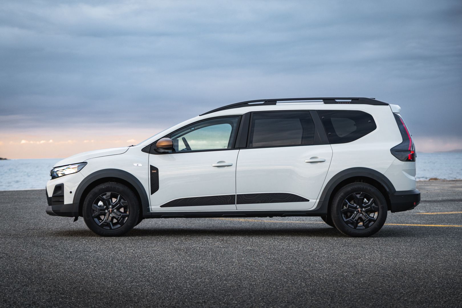 Dacia Jogger Hybrid 155 Extreme: Rodinný sťahovák s obrovským kufrom a spotrebou 4,5 litra