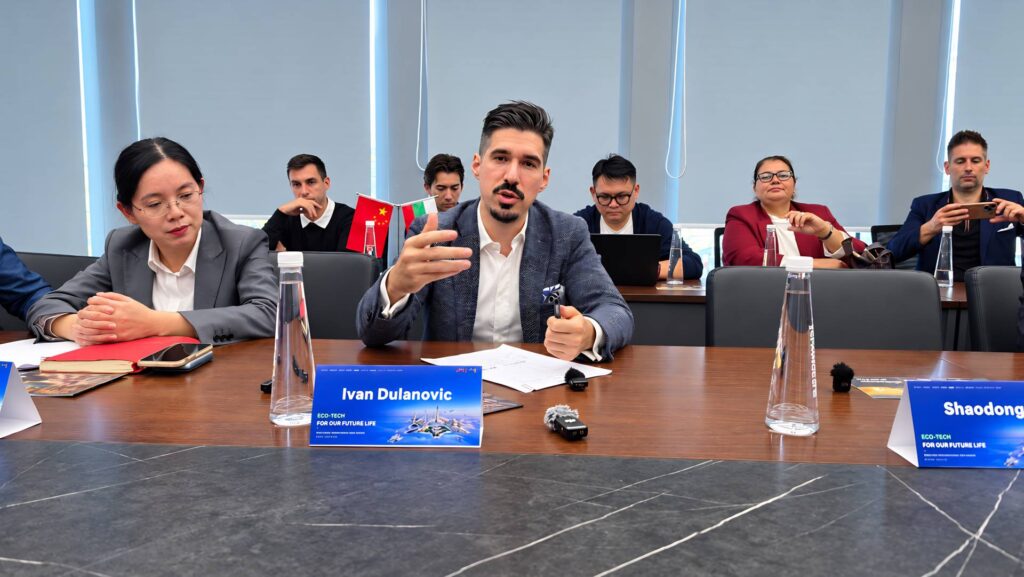 Ivan Dulanovic pri rozhovore o vývoji automobilov v Číne