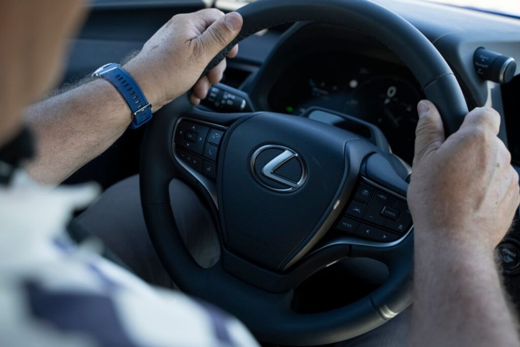 Lexus UX300h