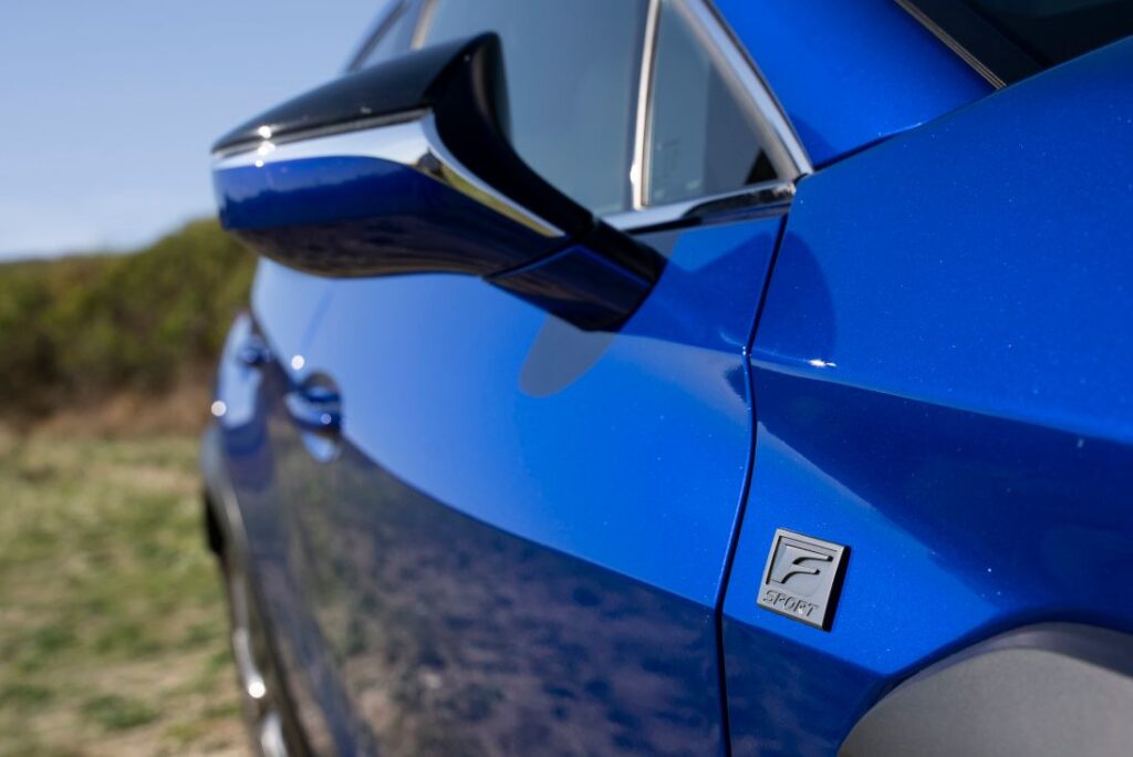 Lexus UX300h