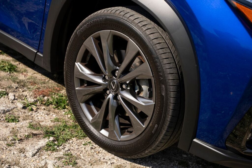Lexus UX300h