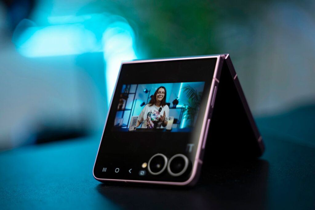 Samsung Galaxy Z Flip8