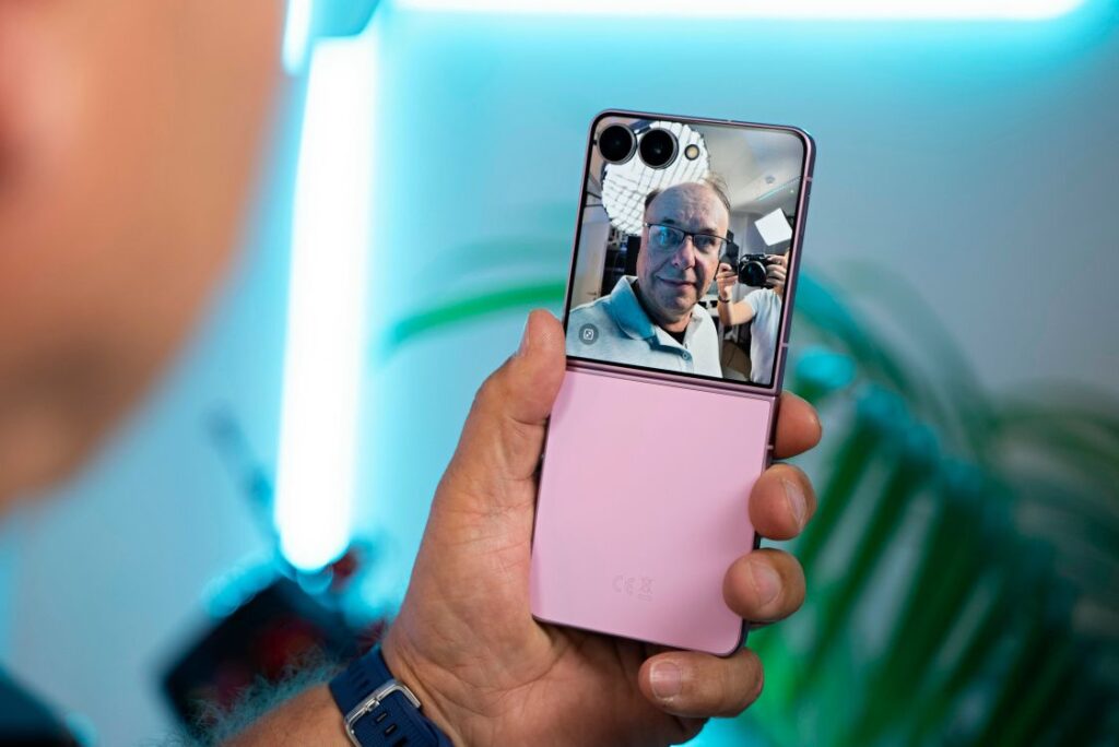Samsung Galaxy Z Flip8