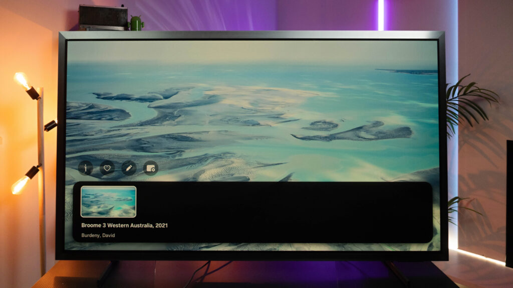 Umelecký režim na OLED televízore Samsung S99H