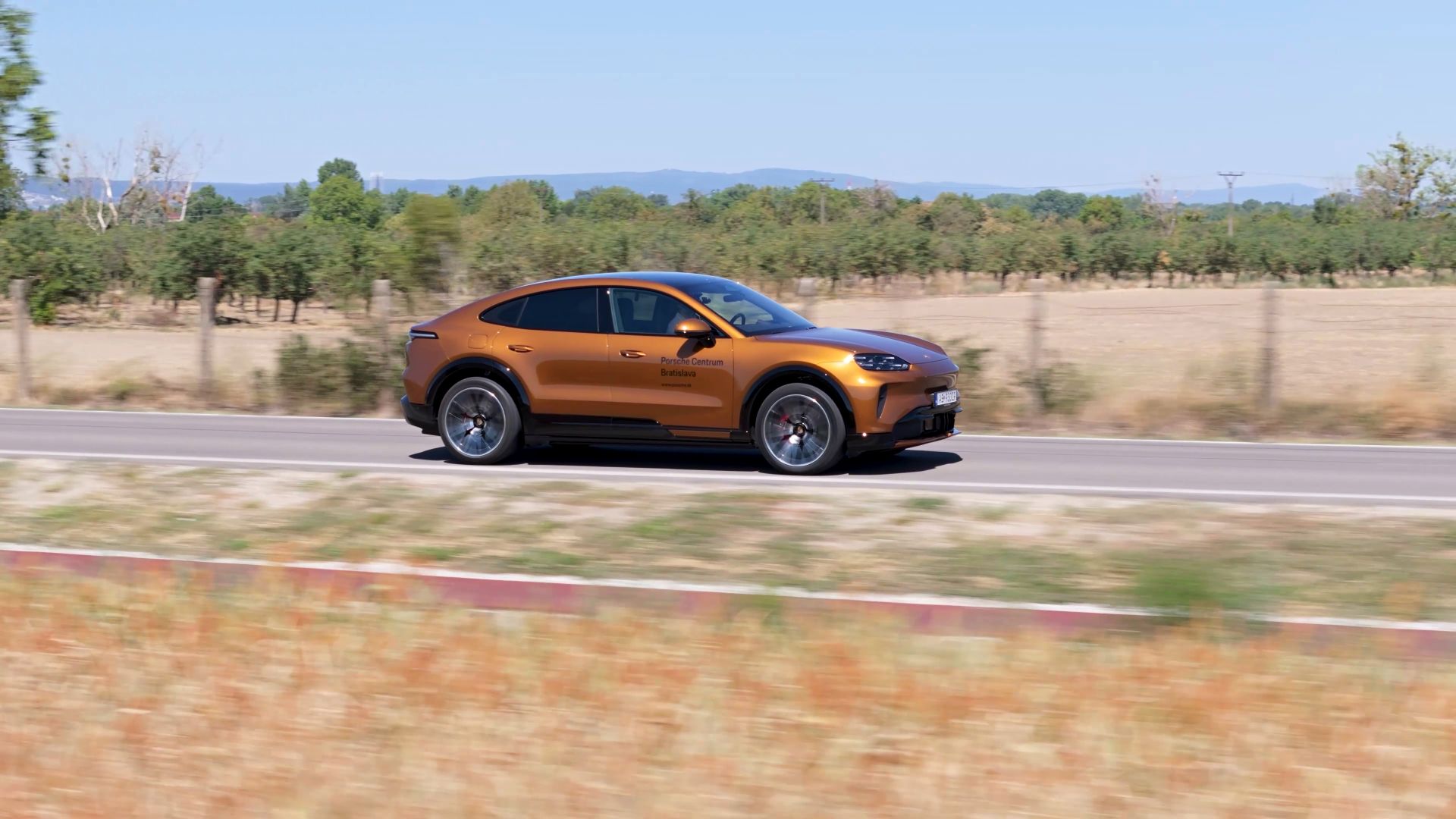Porsche Cayenne S Coupé: 666 koní, nabíjanie výkonom 390 kW a cena takmer 180-tisíc eur